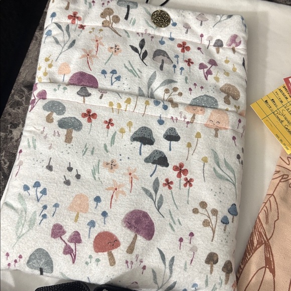 Bookish Items Bundle - Picture 2 of 8